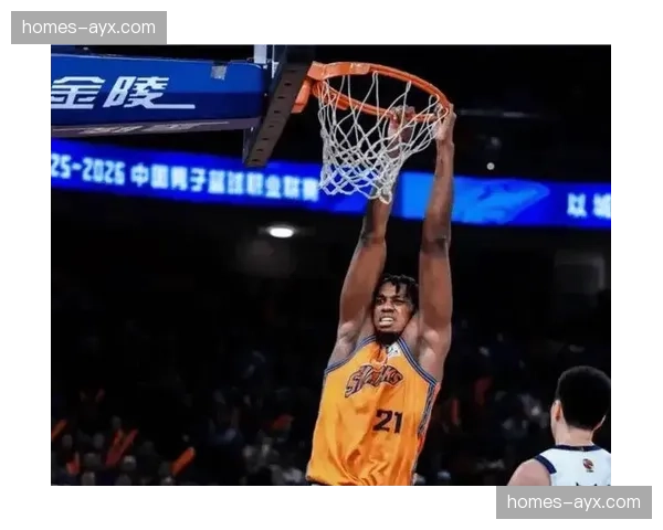 上海防守篮板保护策略 怀特塞德卡位助快攻反击发起