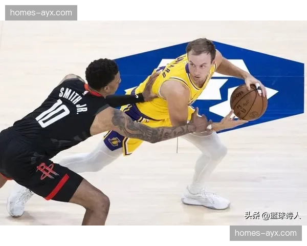 湖人G1主场107-98击败火箭 詹姆斯19+8+13准三双率残阵取胜