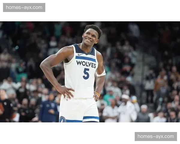 爱德华兹左膝骨挫伤至少缺阵两周，森林狼进攻体系面临重构